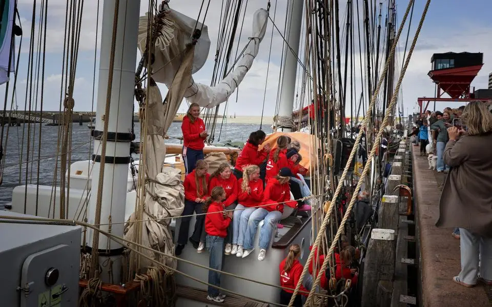 Scholieren die op oceaanreis gaan met Masterskip moeten telefoon thuislaten: ‘Zo’n kans krijg je maar één keer in je leven’