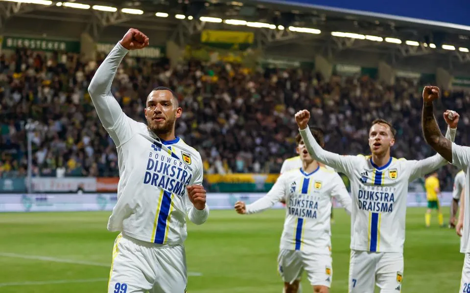 SC Cambuur doet goede zaken met zege op ADO Den Haag en neemt derde plaats over