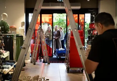 Valkenswaard heeft Hema terug op vertrouwde stek: ‘De worst smaakt nog steeds hetzelfde, hoor’