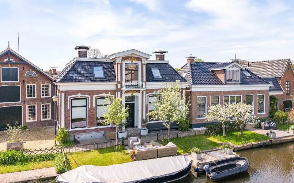 Ouderlijk huis van eerste winnaar van Elfstedentocht te koop gezet in Wergea: ‘Dit krijgen we nooit weer’