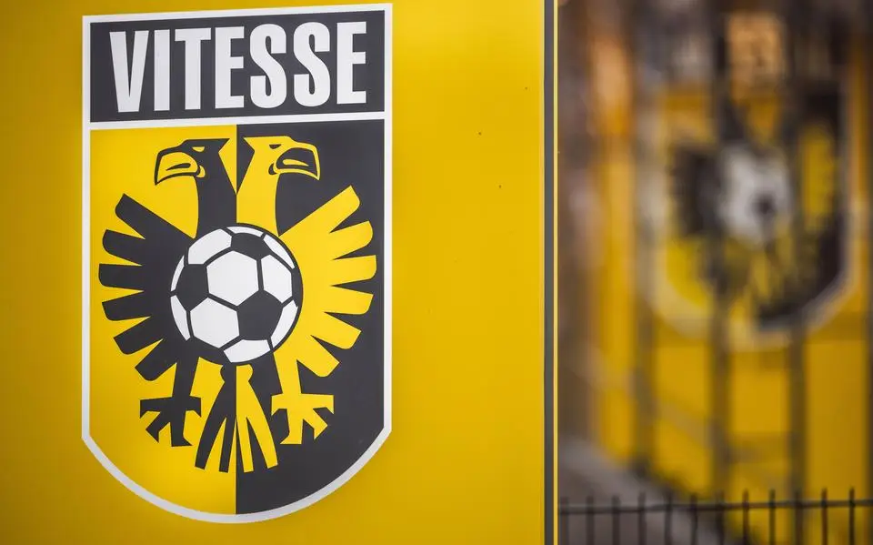 Vitesse valt om: hart van Arnhemmer en Smallingerlands wethouder Robin Hartogh Heys huilt
