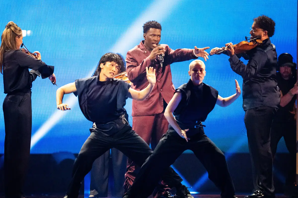 Oostenrijk wint Eurovisiesongfestival. Nederland met Claude op twaalfde plaats