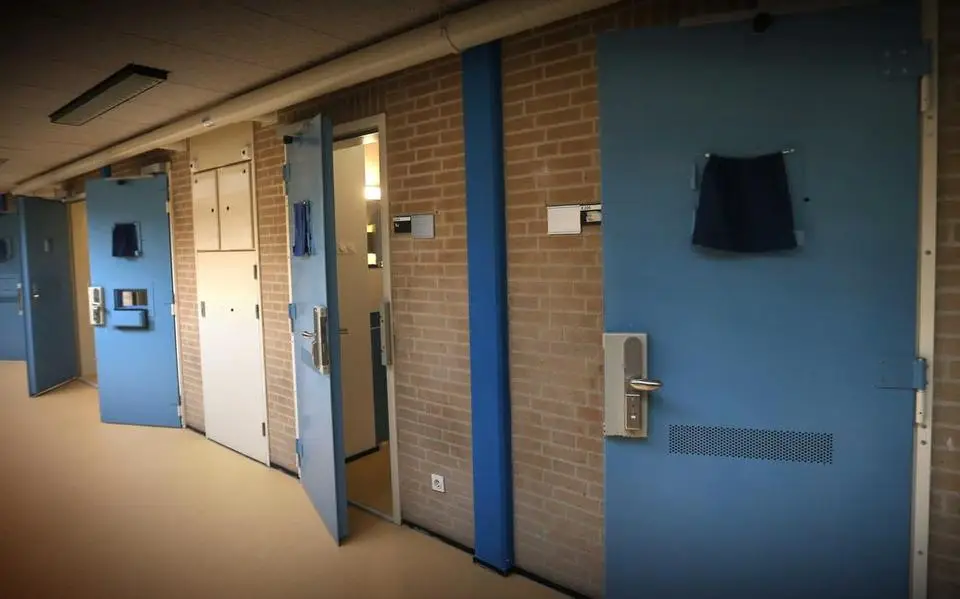 PI Leeuwarden heeft vrouwelijke gevangene op afdeling voor zware criminelen