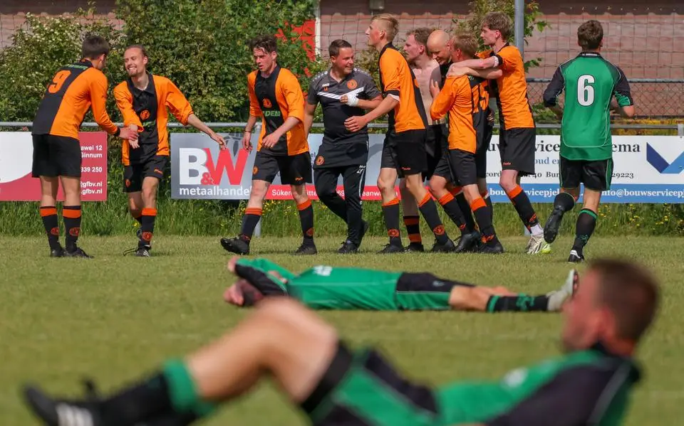 Na 120 minuten passie eindigt de derby tegen de Hûnewippers in een tranendal voor Birdaard