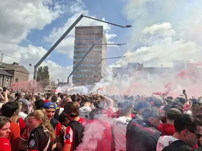 Bomvol centrum Eindhoven: ‘Volg PSV thuis of op een andere plek’.