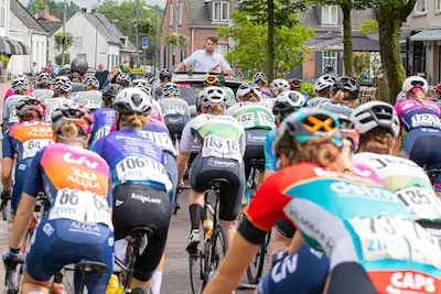 De Omloop der Kempen heeft met Cédric Louwers (25) de jongste koersdirecteur van Nederland: ‘Mijn vader had dit prachtig gevonden’