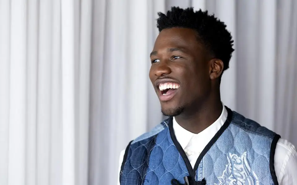 De carrière van Claude (21); in negen jaar van zingend jochie naar kandidaat voor Eurovisiesongfestival