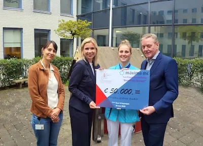 Bekende coureurs rijden in jaarlijkse tocht door Zuidoost-Brabant fors bedrag bij elkaar voor kinderafdeling MMC