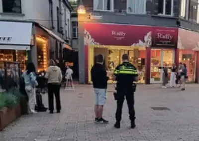 Agressieve man zet centrum Tilburg op stelten: valt meerdere mensen aan en gooit met glas