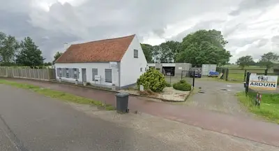 Hondenfokker uit Duizel ziet na protest af van overname dierenopvang Roosendaal