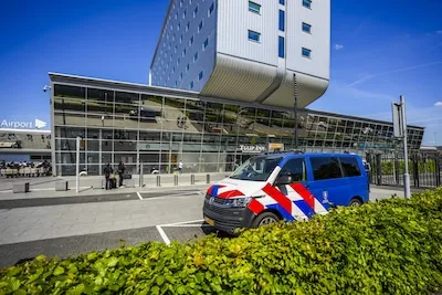 Eindhoven Airport kort dicht door valse bommelding, vliegtuig moet landen in Duitsland