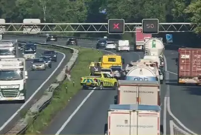 Botsing tussen twee auto’s op de A67  tussen Someren en Geldrop
