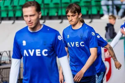 Willem II-jongeling Mathijsen (17) houdt vertrouwen in goede afloop: ‘Ik dacht wel: wat overkomt ons nu?’