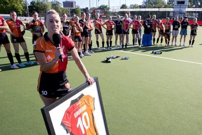Lisa Scheerlinck (31) zet punt achter imposante hockeycarrière bij Oranje-Rood: ‘Mooier had het niet kunnen zijn’