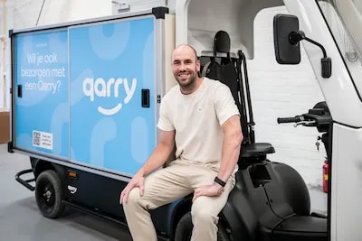 Lorenzo heeft het tien jaar na zijn eerste mislukte poging voor elkaar: een fabriek voor duurzame en betaalbare bestelbusjes
