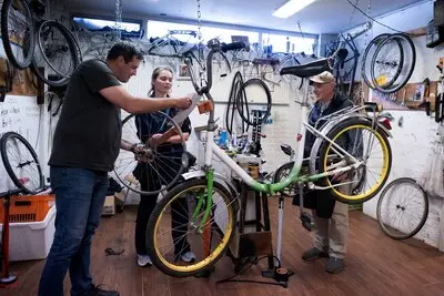 Slappebanders pompen leven in nieuwe theaterervaring