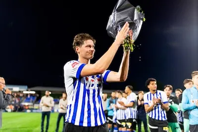 Laatste minuten in het blauwwit van FC Eindhoven: Maarten Peijnenburg zet streep onder zijn profcarrière