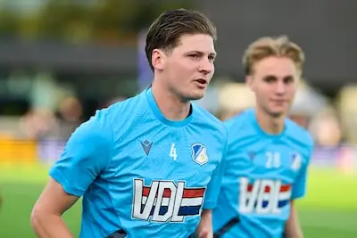 LIVE | FC Eindhoven in eerste minuten achteruit gedrukt door jongelingen van AZ