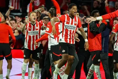 Nog een keer genieten van vreugde-explosie op bizarre avond PSV? Zo zag dat eruit
