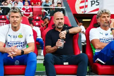 PSV denkt aan verrassing: mogelijke trainer voor beloften is Schaars