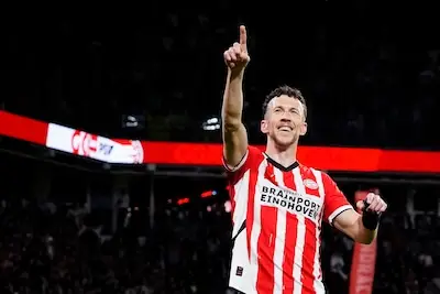 Hoe de voetballoopbaan van PSV'er Ivan Perisic de kippenboerderij van zijn ouders redde