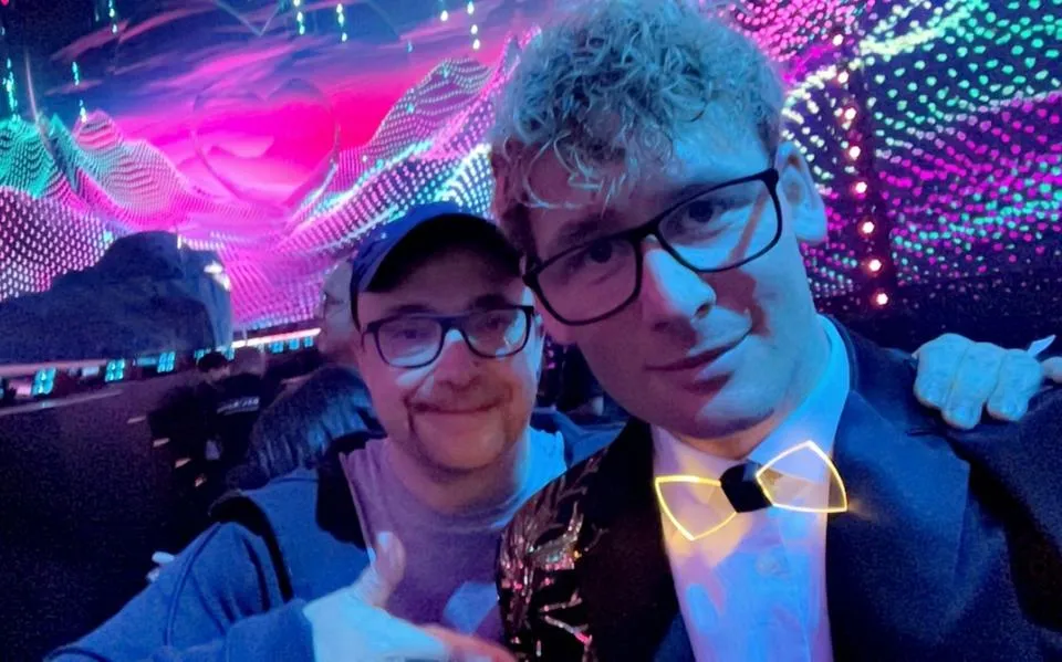 Rudy (34) uit Appelscha zag Claude in Bazel doorgaan naar finale van Eurovisiesongfestival. ‘Hij was heel goed’