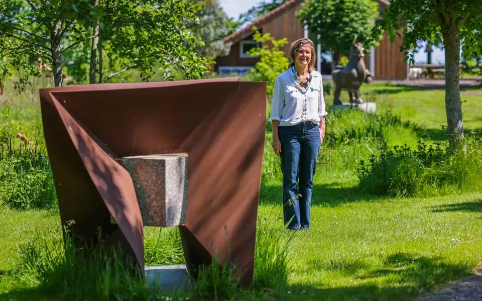 Fransje Versloot neemt sprong in diepe met beeldentuin in Terkaple