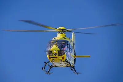 Reanimatie op Lauwers in Alphen aan den Rijn, traumahelikopter gealarmeerd