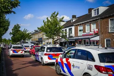 Vrouw ernstig gewond bij steekpartij in Geldrop, politie valt huis binnen en houdt man en vrouw aan