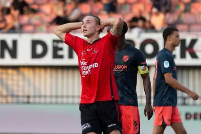 Dario Sits komt dit seizoen niet meer in actie voor Helmond Sport: spits voor langere tijd aan de kant met knieblessure