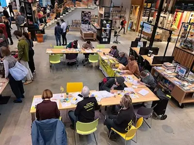 Schrijfavond Amnesty International in de LocHal in Tilburg