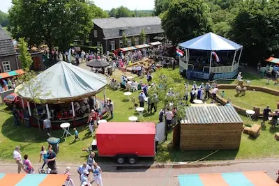 Markt met streekproducten, demonstraties en kunst in Leenderstrijp
