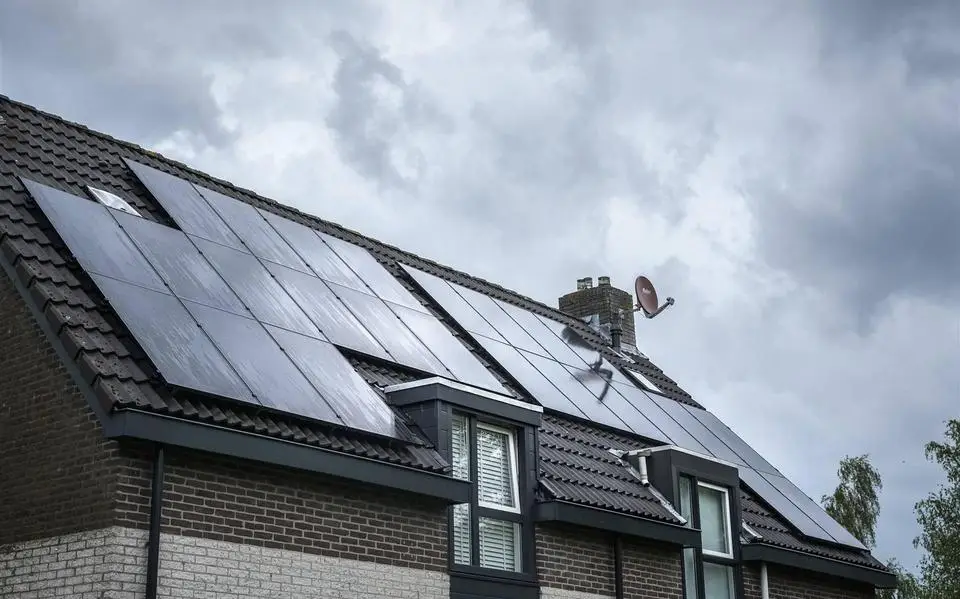 Zonnepaneelbedrijf Solar en Energie in Drachten failliet, eigenaar spoorloos in Dubai