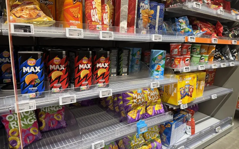 Veel kritiek op nieuwe chipsdozen van Lay’s, maar afvalverwerker Omrin is juist blij