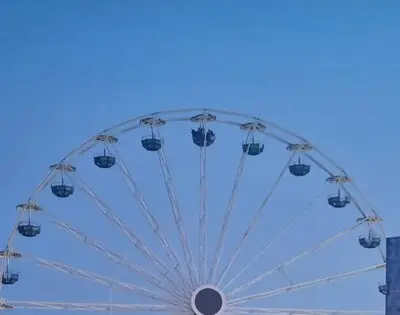 Jongeren vast in reuzenrad op Tilburgse Kermis: ‘Help!’ klonk van grote hoogte