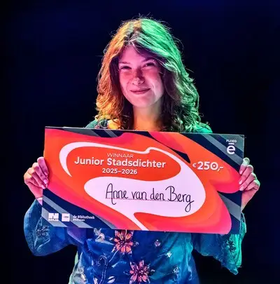 Anne van den Berg (17) nieuwe Junior Stadsdichter van Eindhoven