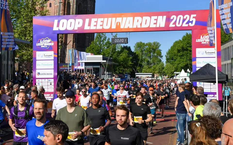 Van dat volle startvak met vrolijke mensen bij de Loop Leeuwarden zou één hardloper nooit meer thuiskomen | column Sander de Vries