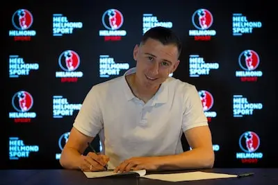 Helmond Sport presenteert Maik Lukowicz als nieuwe spits: ‘Echt een neusje voor de goal’