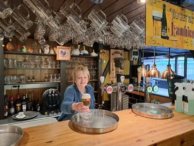 Een stukje Tilburg in het hart van Oostende: Marie-Thérèse (87) maakte er met haar Taverne Koekoek naam als horecalegende