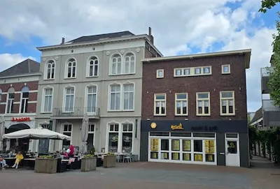 Helmondse brasserie vreest minder privacy in binnentuin door verbouwing leegstaande sushitent