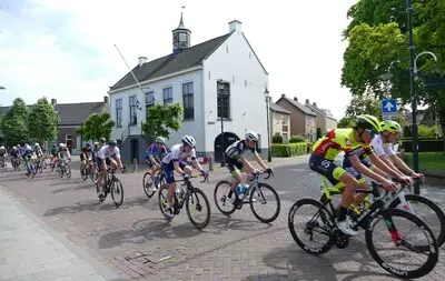 Mierlo weer een dagje wielerdorp