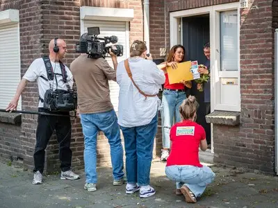 Tranen van geluk in de Eckartseweg Zuid, waar de SuperPostcode Prijs is gevallen: ‘Nu ben je van alle shit af’