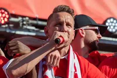 PSV wil deze zomer iets meer en wat sneller handelen, haalde een bezem door de scouting en wil snelle keuze van De Jong