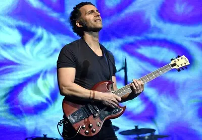 Dweezil Zappa eert 50 jaar oude elpees: ‘Vaders muziek is nog steeds nieuw’