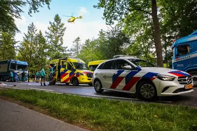 Veldhovenaar (73) overlijdt na aanrijding met vrachtwagen in Gelderland