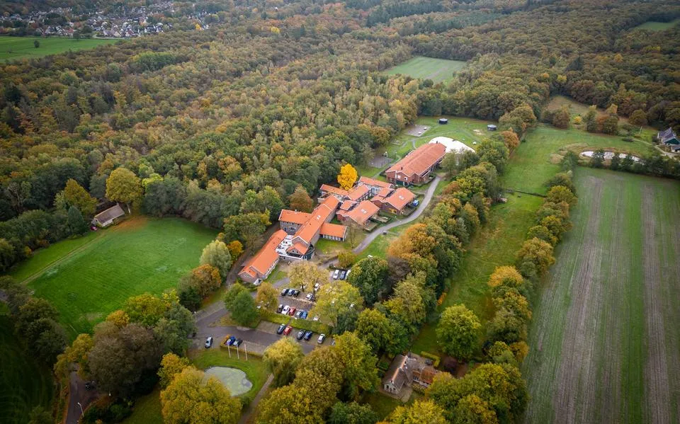 Jeugdhulp Friesland kan 5 miljoen niet terugbetalen en krijgt uitstel, opgeven van zelfstandigheid ligt in verschiet