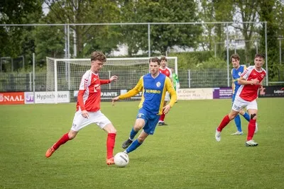 Dit zijn de uitslagen, doelpuntenmakers en wedstrijdverslagen van het amateurvoetbal op zondag
