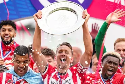 PSV’ers blikken terug op bijzonder én krankzinnig seizoen: ‘Dit kampioenschap is specialer dan vorig jaar’