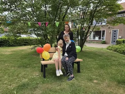 Buurten op de buurtbankjes: ‘Onze Indiase buren nemen gekruide kip mee’