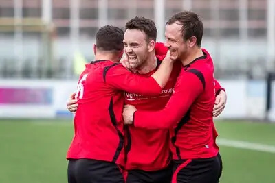 Missie volbracht: EFC wint laatste thuiswedstrijd en blijft in eerste klasse